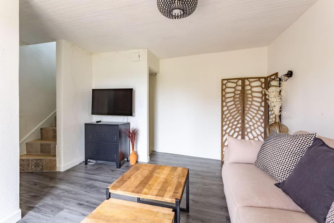 Hébergement de vacances Saint Alexandre - Jolie Maison Atypique Avec Terrasse - 4 Personnes *